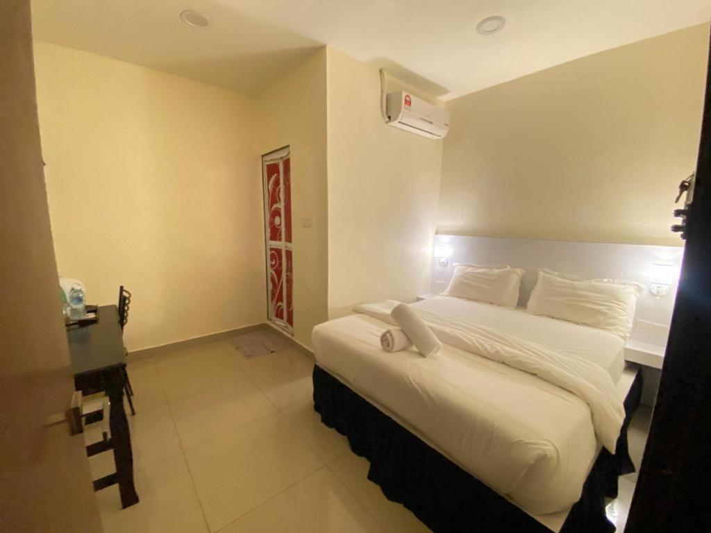 Sun Sega Hotel Perai Exterior foto